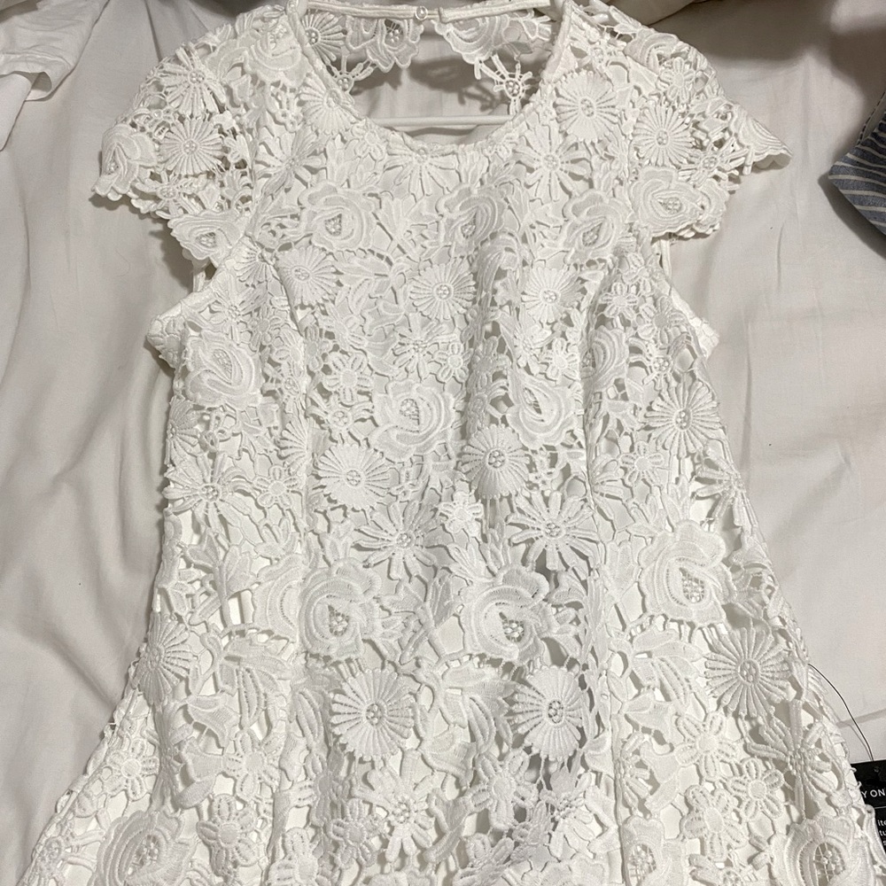White backless lace dress
